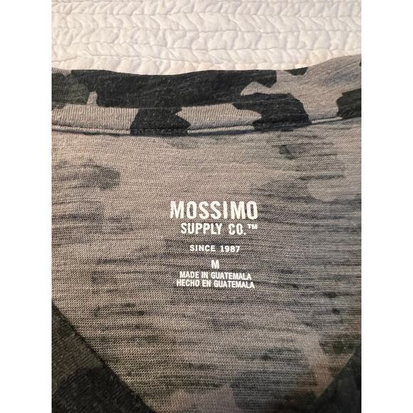 Camouflage T-shirt
Medium - Picture 2 of 6